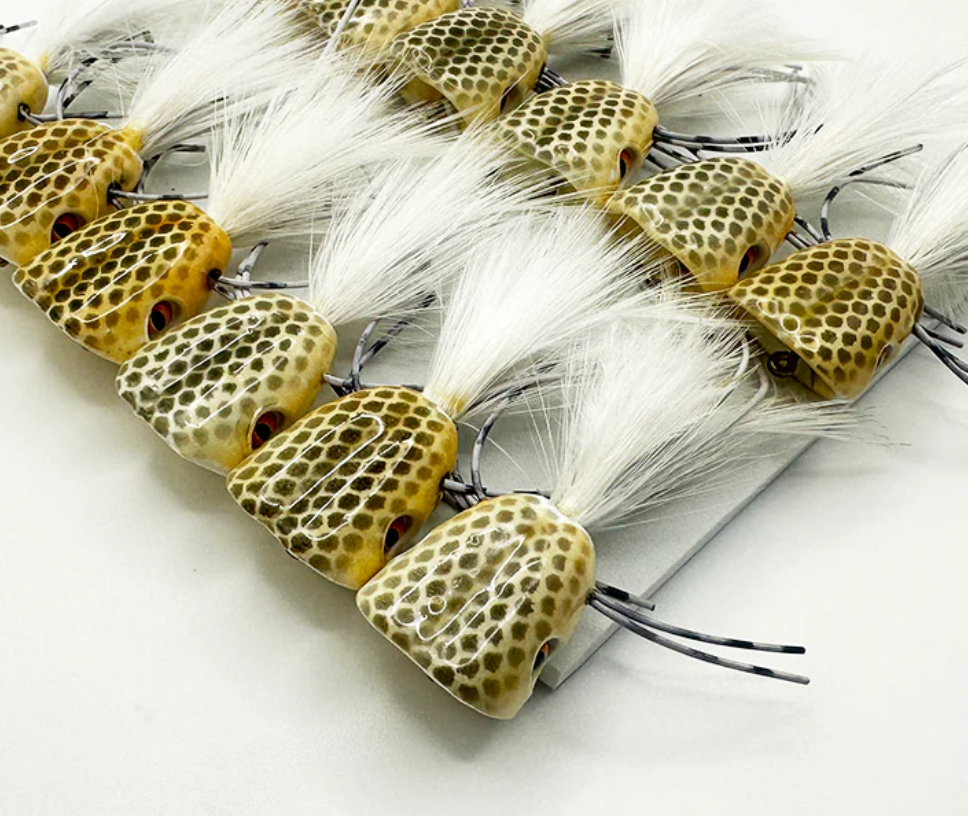 Surface Seducer® Double Barrel™ Bass Bug popper Tan & White #2 (Limited Edition)